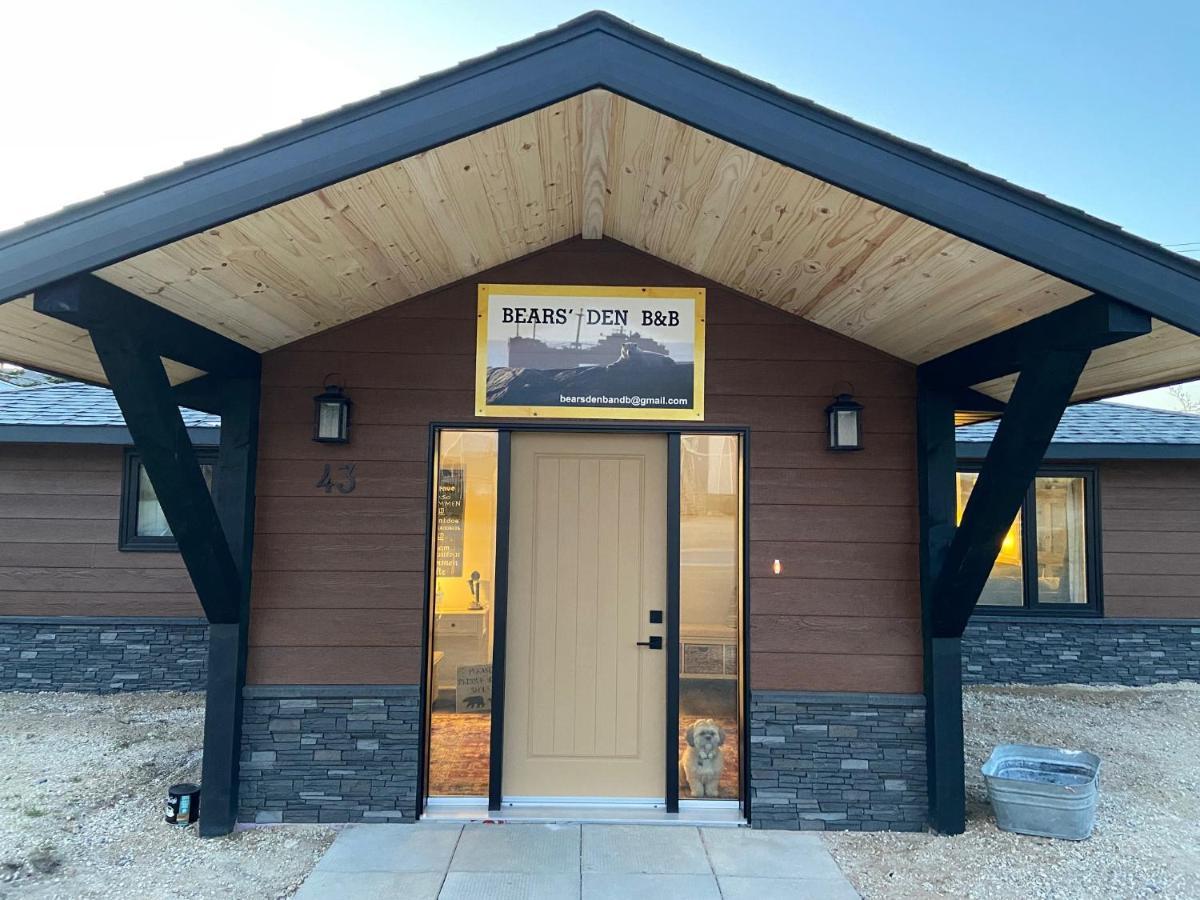 Bears Den Guest House تشرشل المظهر الخارجي الصورة